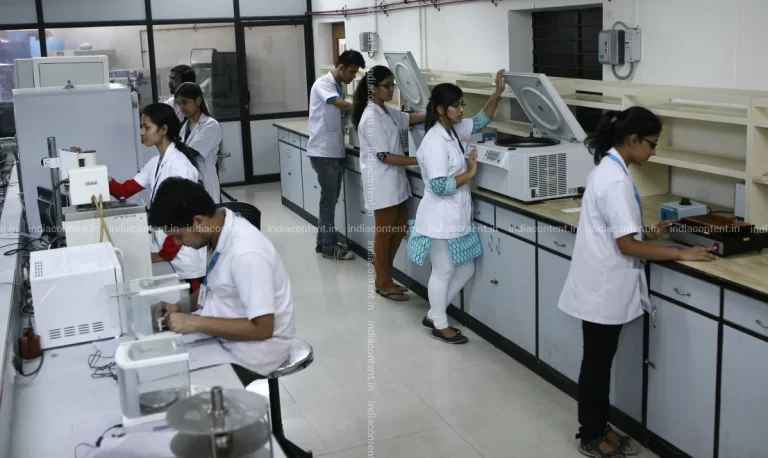 659-students-of-the-departmet-of-biotechnology-doing-experiments-at-their-image-Vellore_Institute_of_Technology__VIT___15_